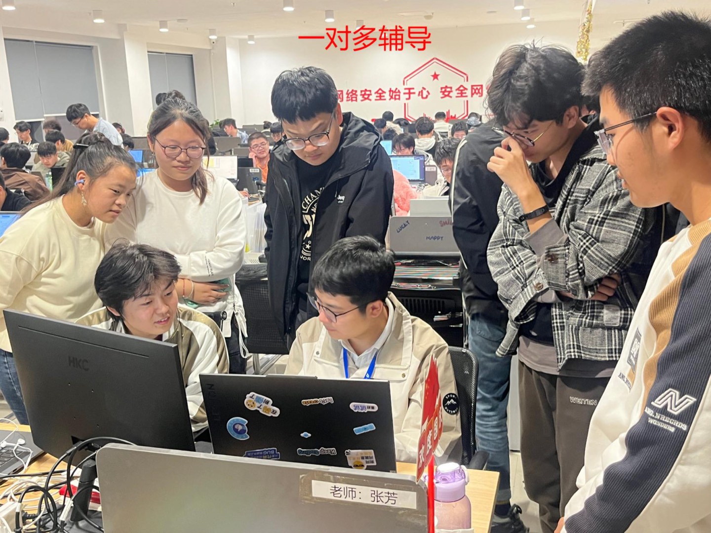 项目经理带领学员参与真实项目